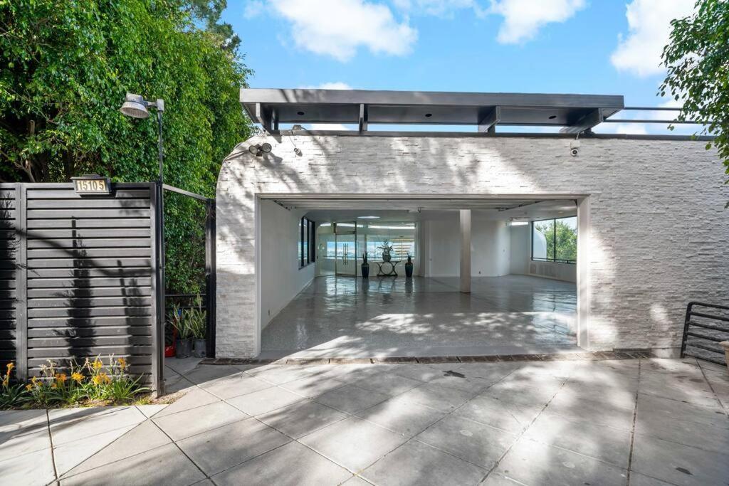 Luxury Yacht Mansion In Bel Air Villa *
