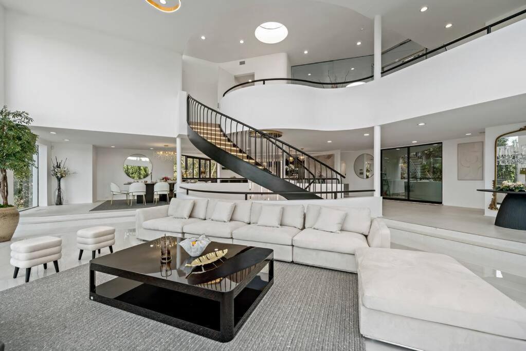 Villa Luxury Yacht Mansion In Bel Air Los Angeles