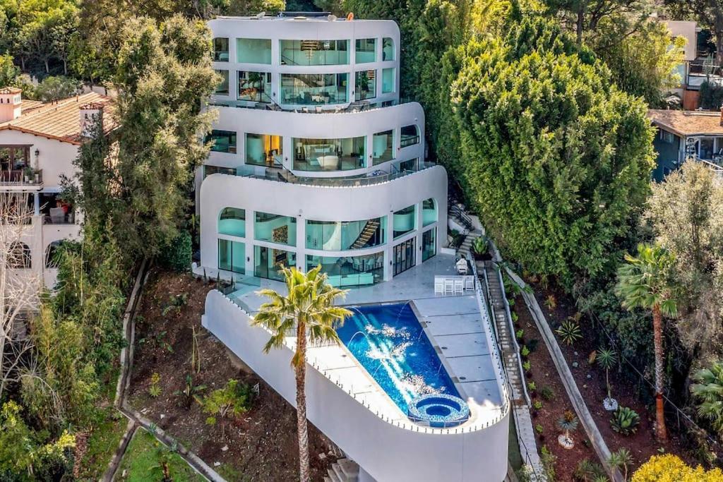Villa Luxury Yacht Mansion In Bel Air